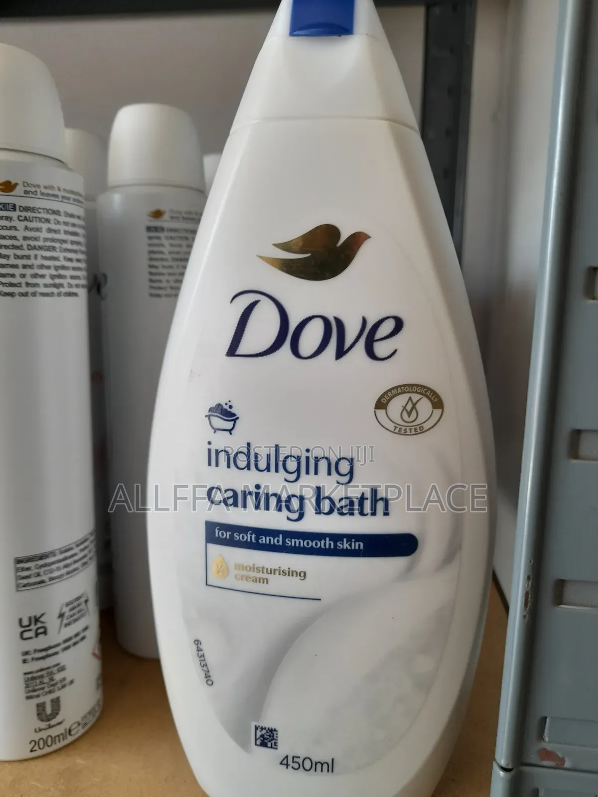 Dove Indulging Caring Bath Moisturising Cream 450ml