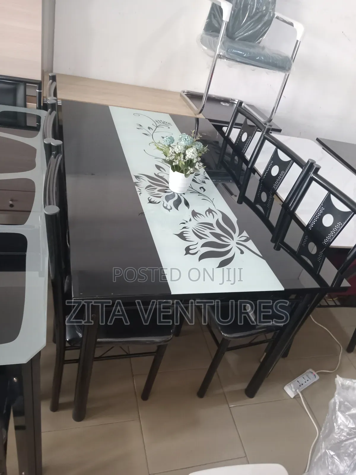Glass Dinne Table With 6chairs