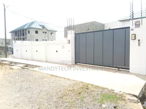 4bdrm Villa in Lake Side Estate for sale