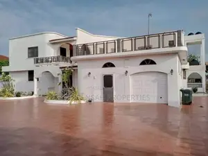 6bdrm House in Skm, East Legon for sale