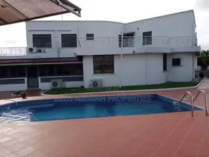 6bdrm House in Skm, East Legon for sale
