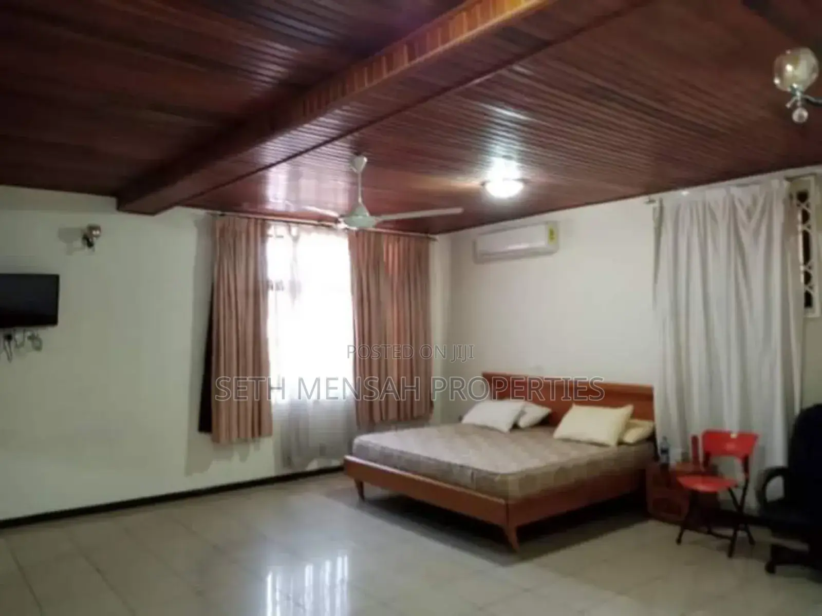 6bdrm House in Skm, East Legon for sale