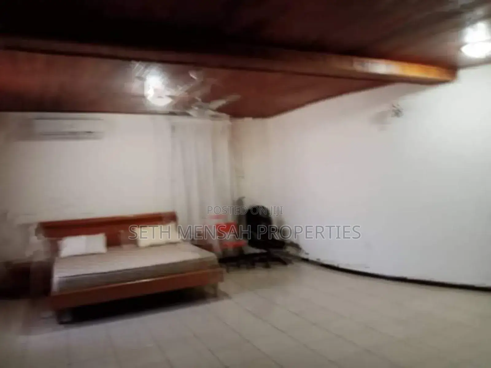 6bdrm House in Skm, East Legon for sale