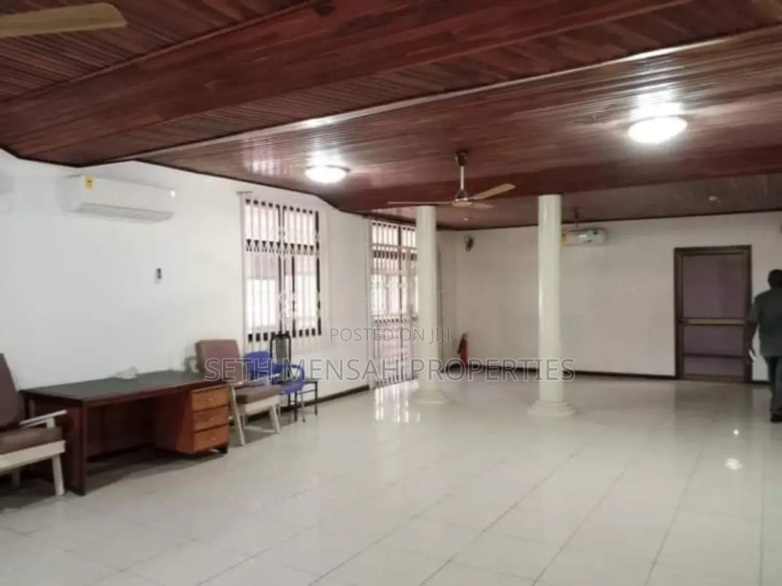 6bdrm House in Skm, East Legon for sale