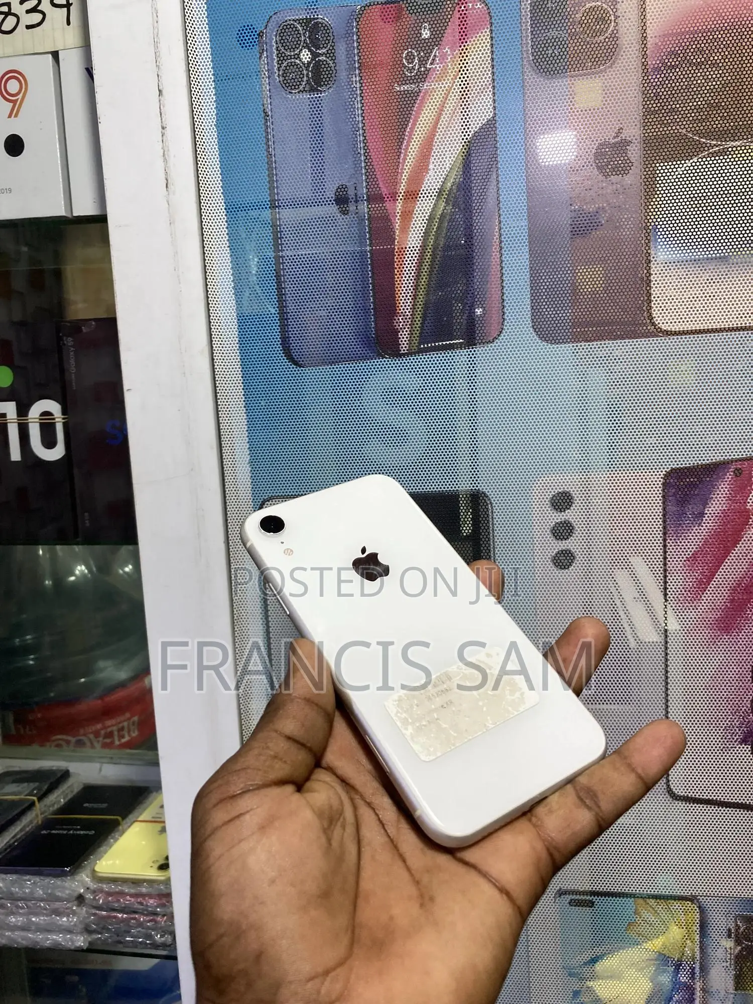 Apple iPhone XR 64 GB White