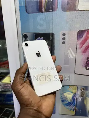 Apple iPhone XR 64 GB White