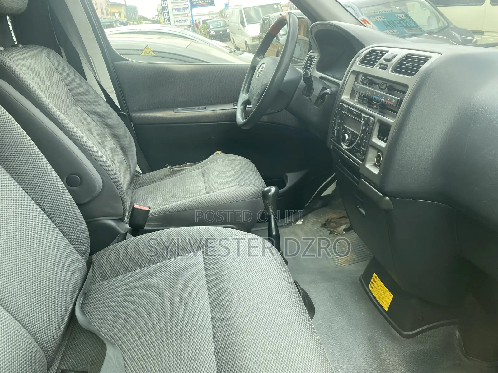 Toyota HiAce 2010 White
