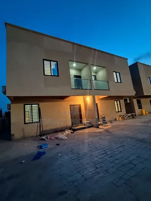 2bdrm Townhouse / Terrace in Adjiringanor, East Legon for rent