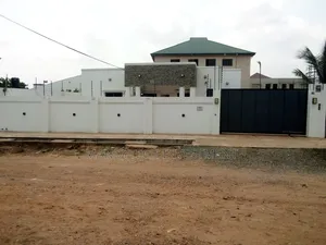 4bdrm House in Lake Side Estate for sale