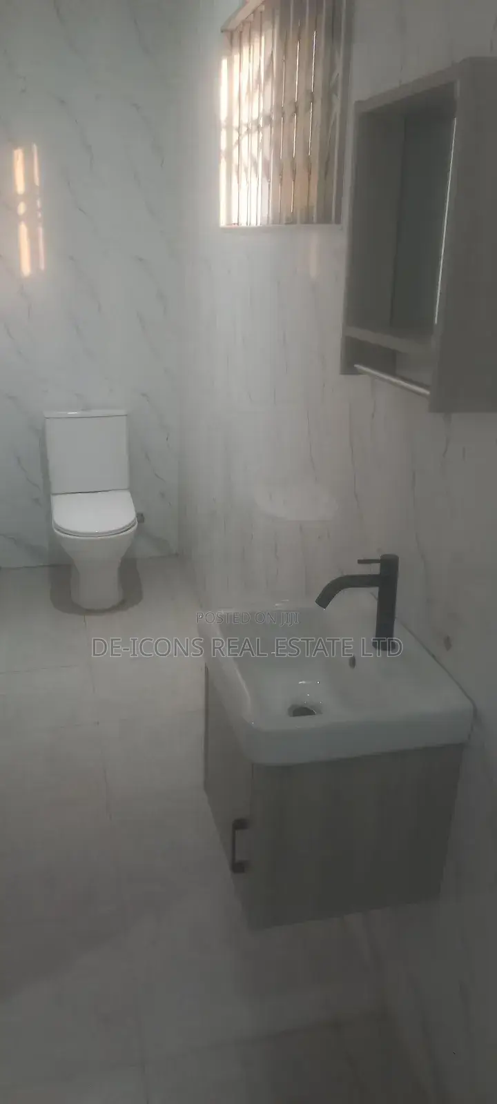 2bdrm Duplex in De-Icons Real, Awutu Senya East Municipal for rent