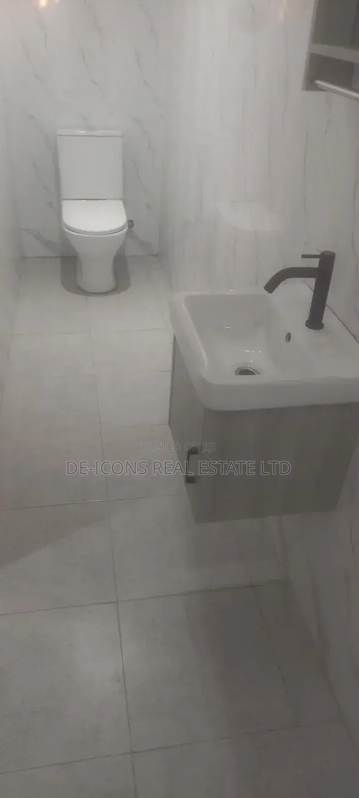 2bdrm Duplex in De-Icons Real, Awutu Senya East Municipal for rent