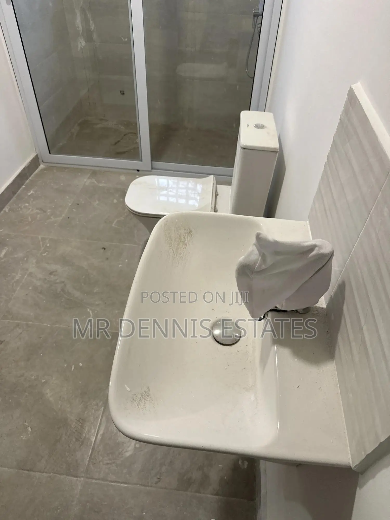3bdrm Apartment in Mr Dennis Estates, Weija Junction for rent