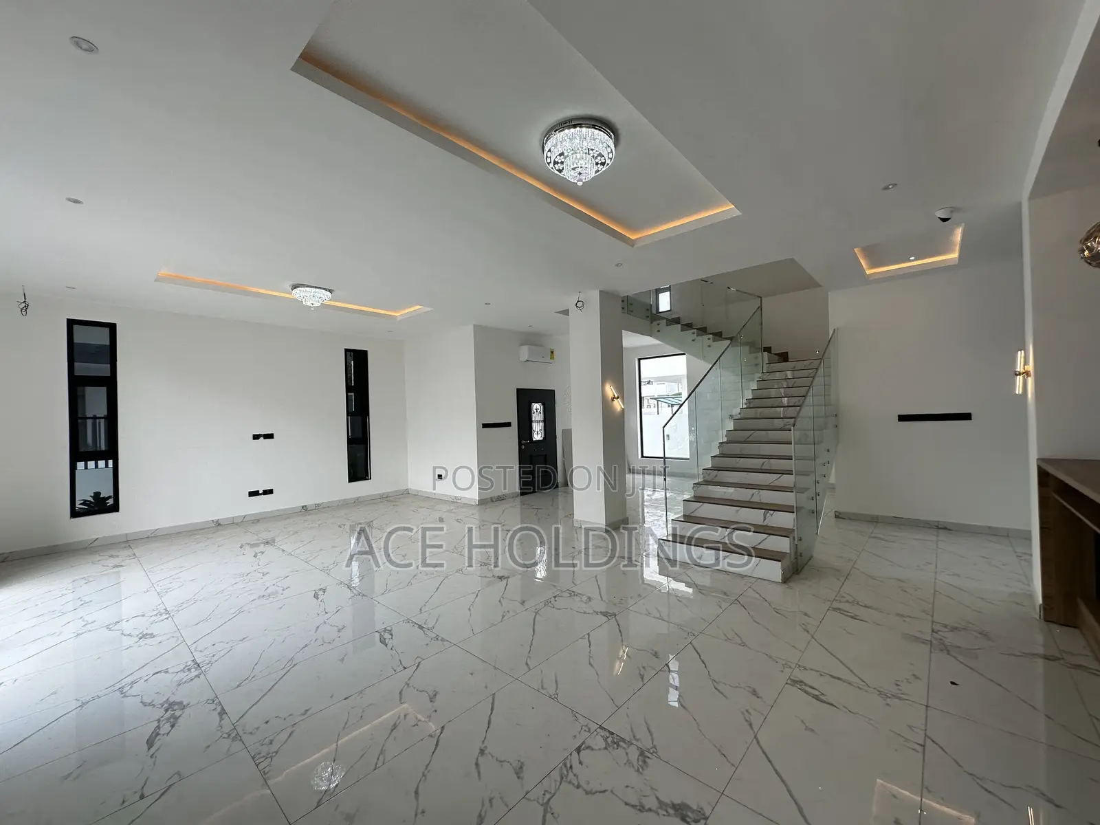 4bdrm Mansion in East Legon for sale