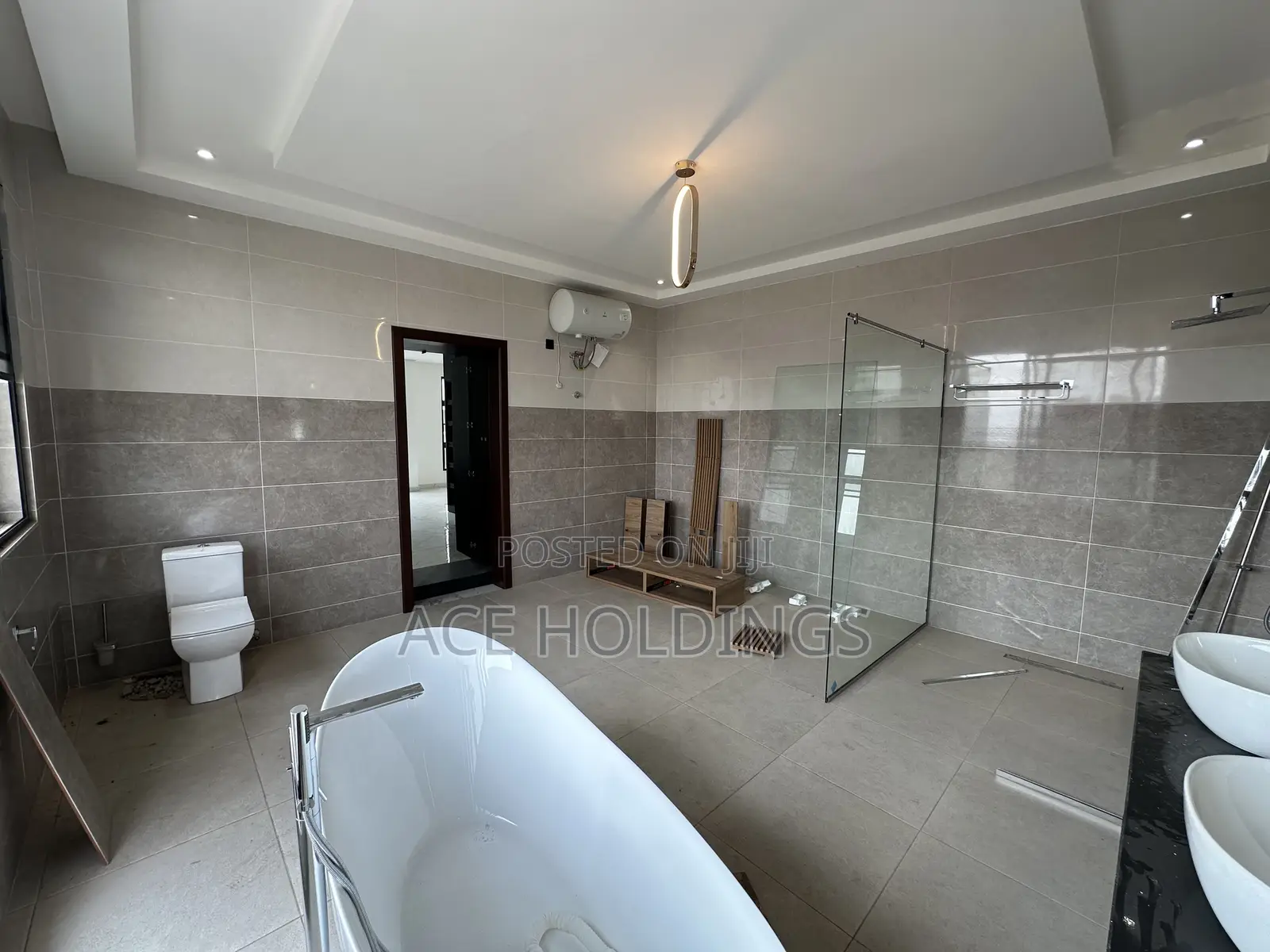 4bdrm Mansion in East Legon for sale
