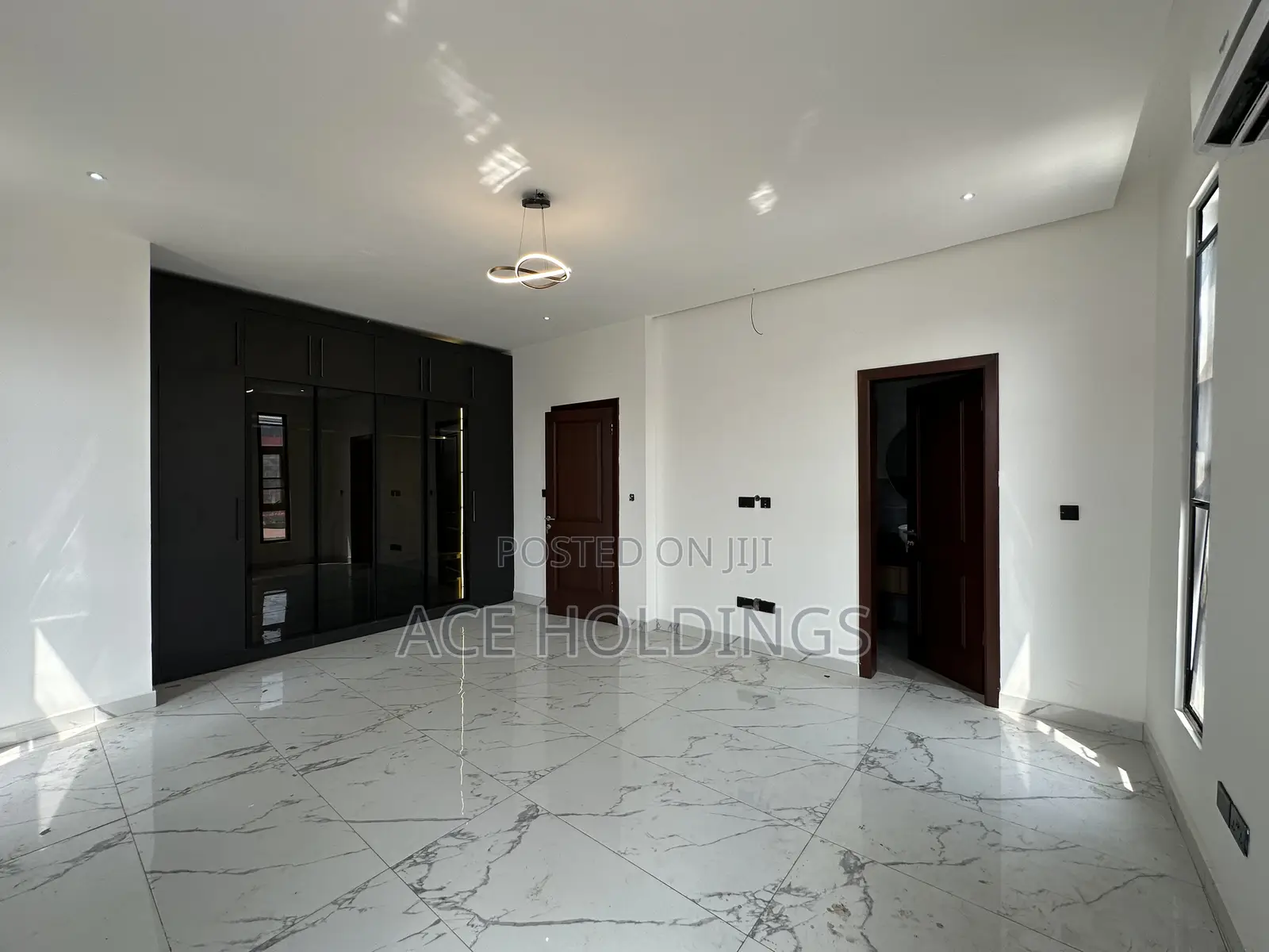 4bdrm Mansion in East Legon for sale