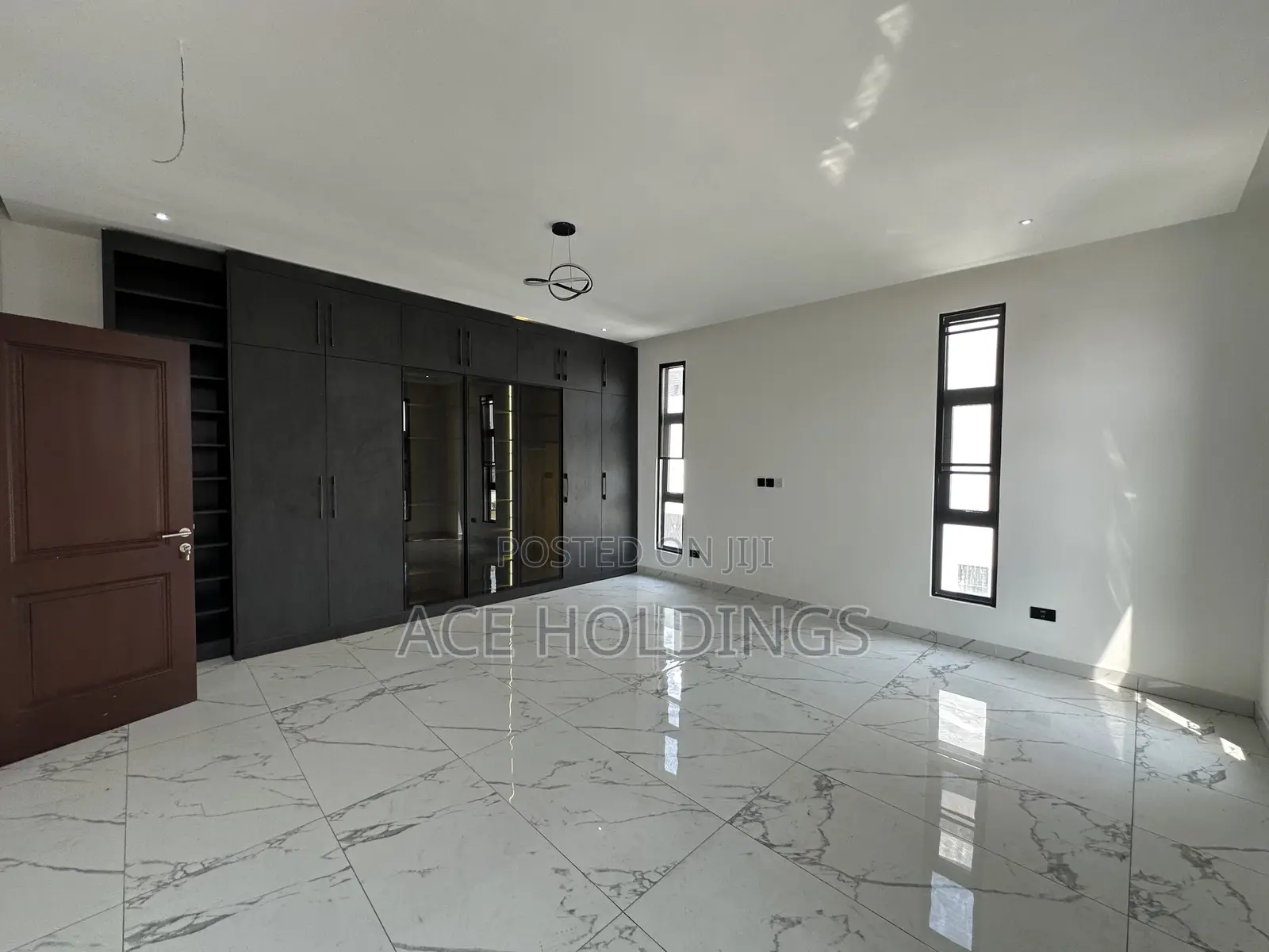 4bdrm Mansion in East Legon for sale