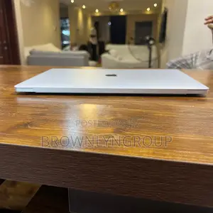 New Laptop Apple MacBook Pro 16GB Intel Core I9 SSD 512GB