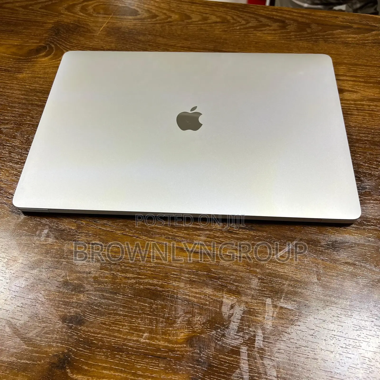 New Laptop Apple MacBook Pro 16GB Intel Core I9 SSD 512GB