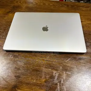 New Laptop Apple MacBook Pro 16GB Intel Core I9 SSD 512GB