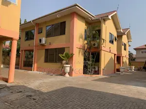 4bdrm Townhouse / Terrace in North Legon for rent