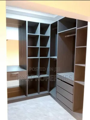 4bdrm House in Dki Properties, Adenta for sale