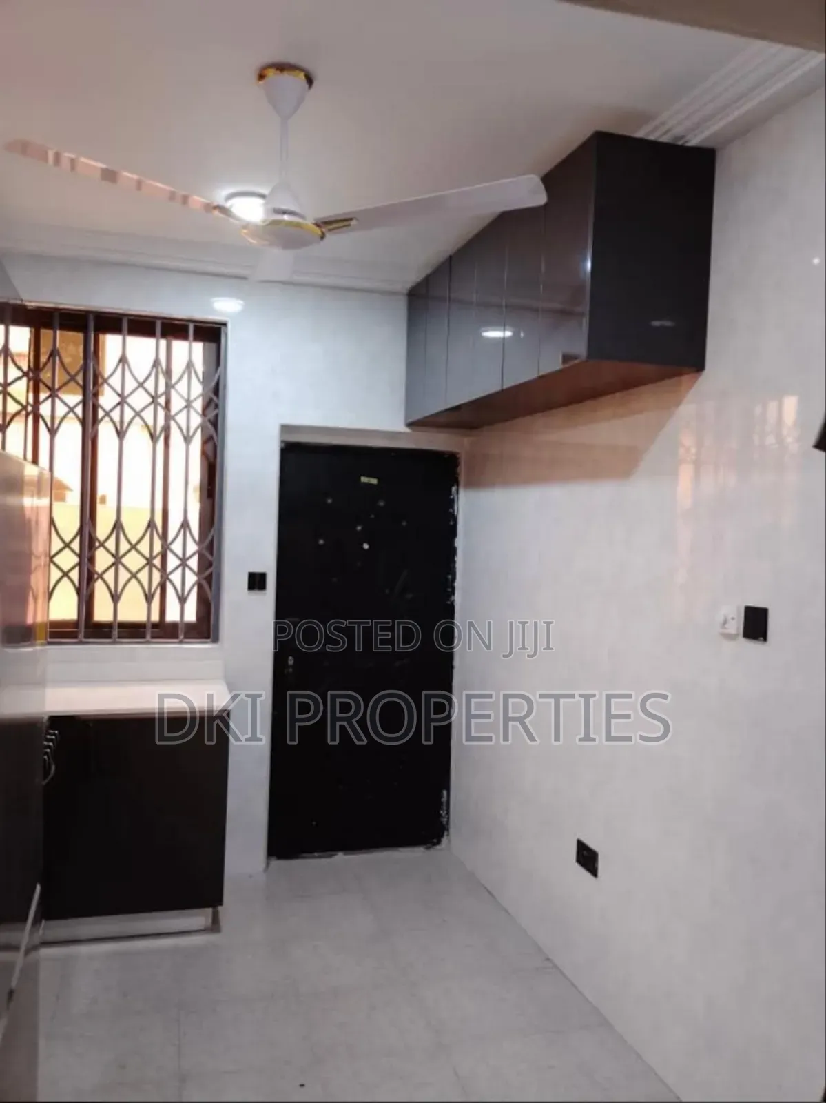 4bdrm House in Dki Properties, Adenta for sale
