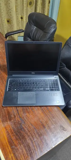 Laptop Dell Vostro 15 5568 8GB Intel Core i5 SSD 256GB