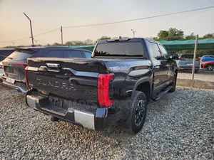 Toyota Tundra Limited CrewMax 5.5' Bed 2023 Black