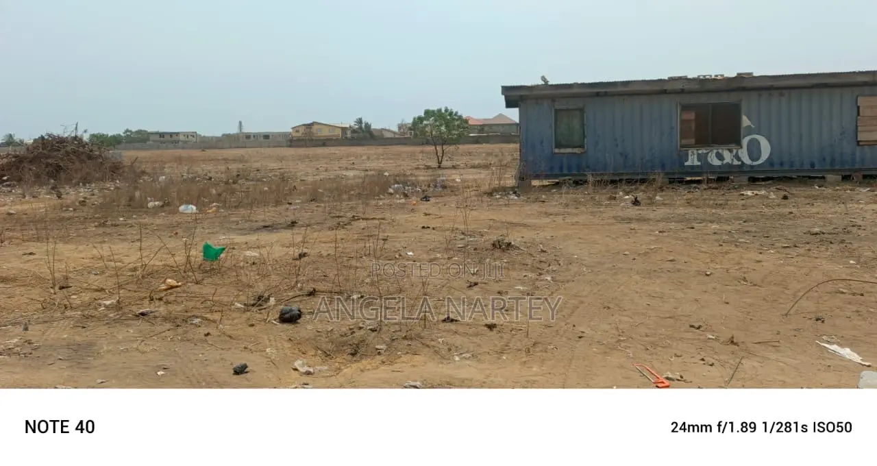 14 Acre Land for Sale at Manet-Spintex
