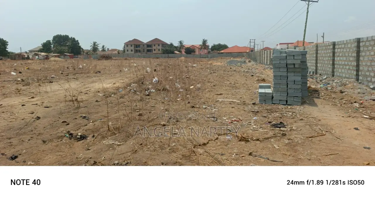 14 Acre Land for Sale at Manet-Spintex