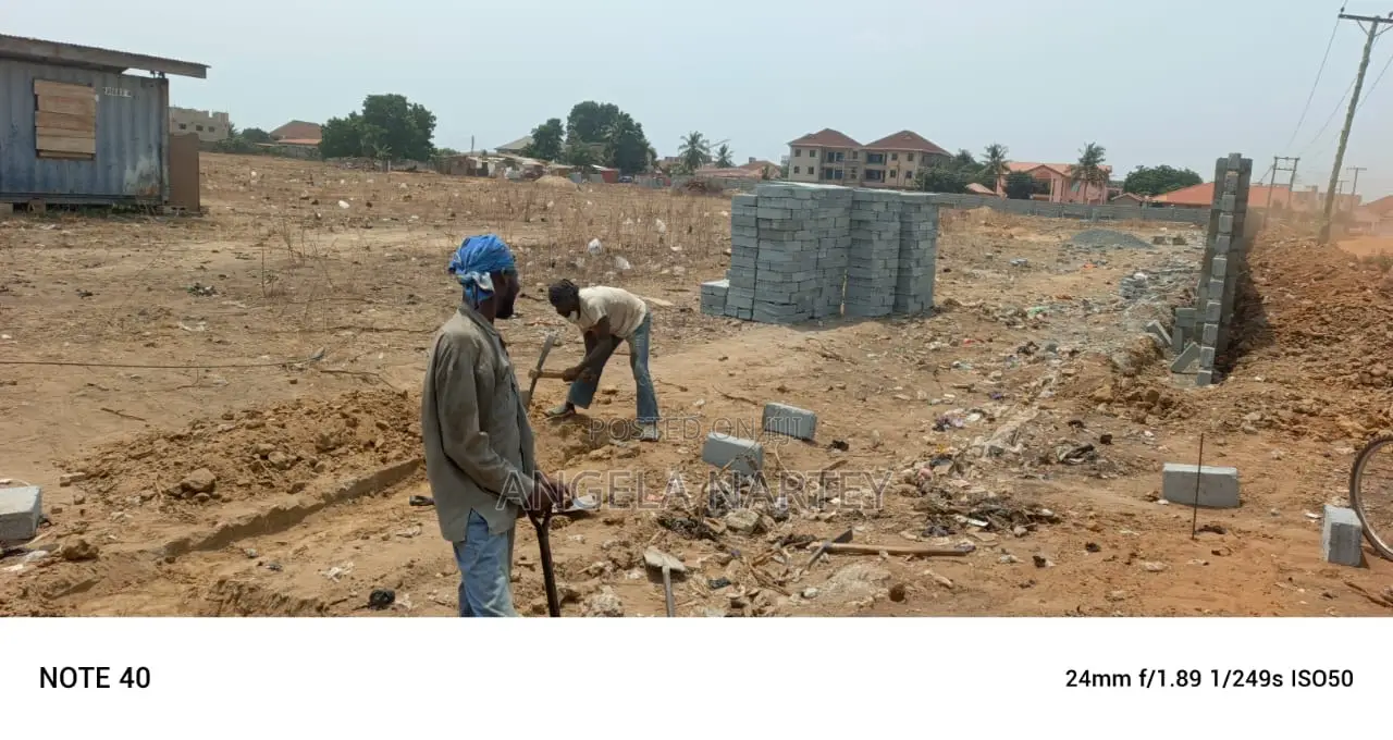 14 Acre Land for Sale at Manet-Spintex