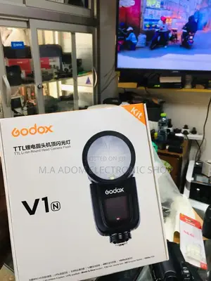 Godox V1n:Round Head Speedlite Revolutionizing Photography