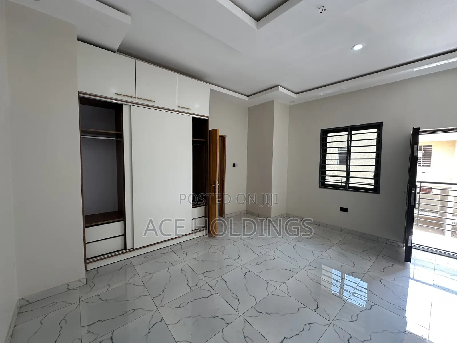 3bdrm Townhouse/Terrace in Lakeside for sale