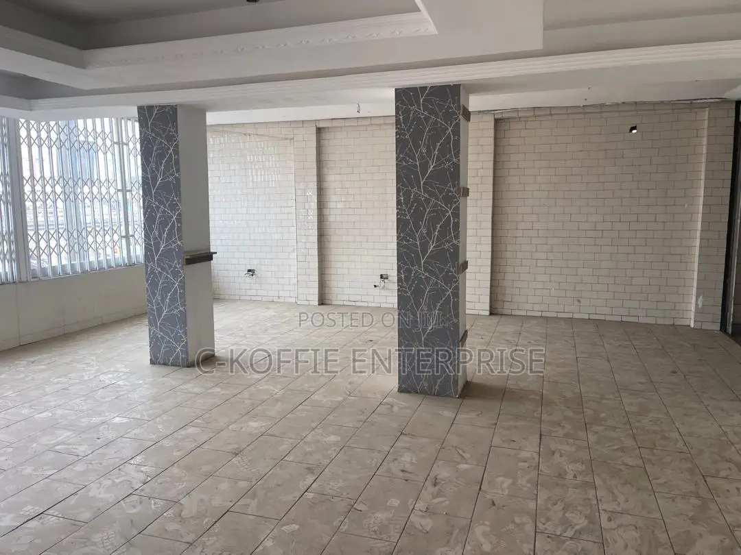 Banking Hall / Office of 400sqm at Achimota
