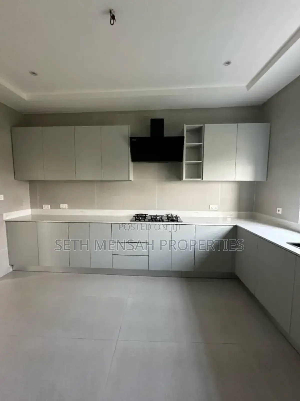 5bdrm House in Skm Properties, Kwabenya for sale