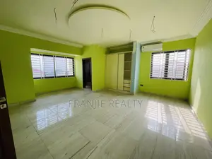 7bdrm House in West Hills Mall Area for sale