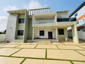 7bdrm House in West Hills Mall Area for sale