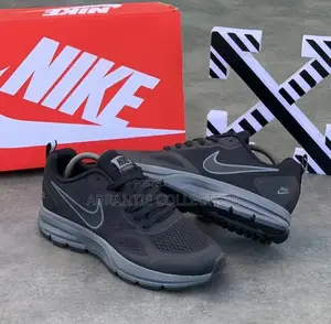 Nike Air Max Unisex Sneaker Black/White