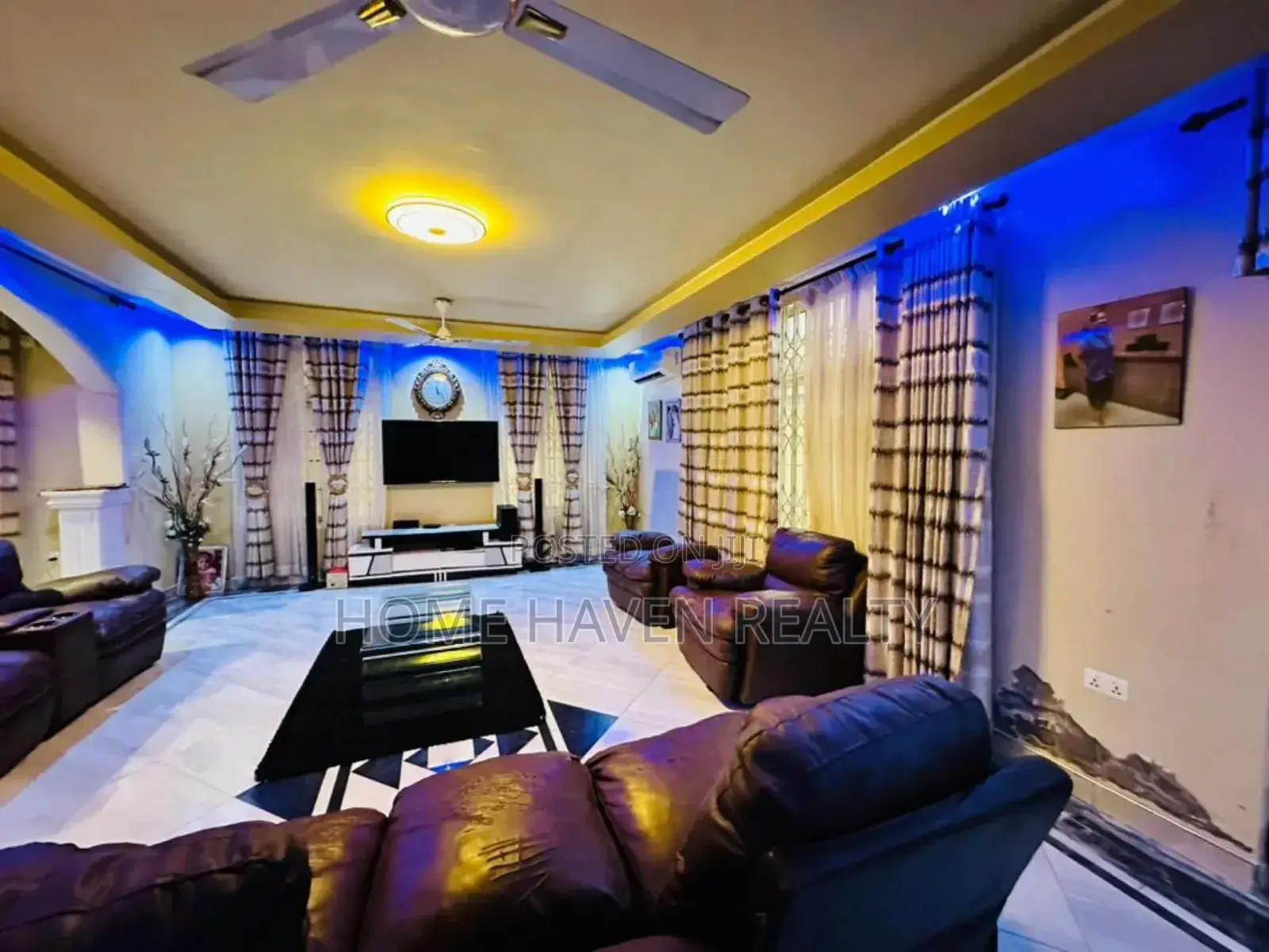 5bdrm House in Otinibi, Danfa for sale