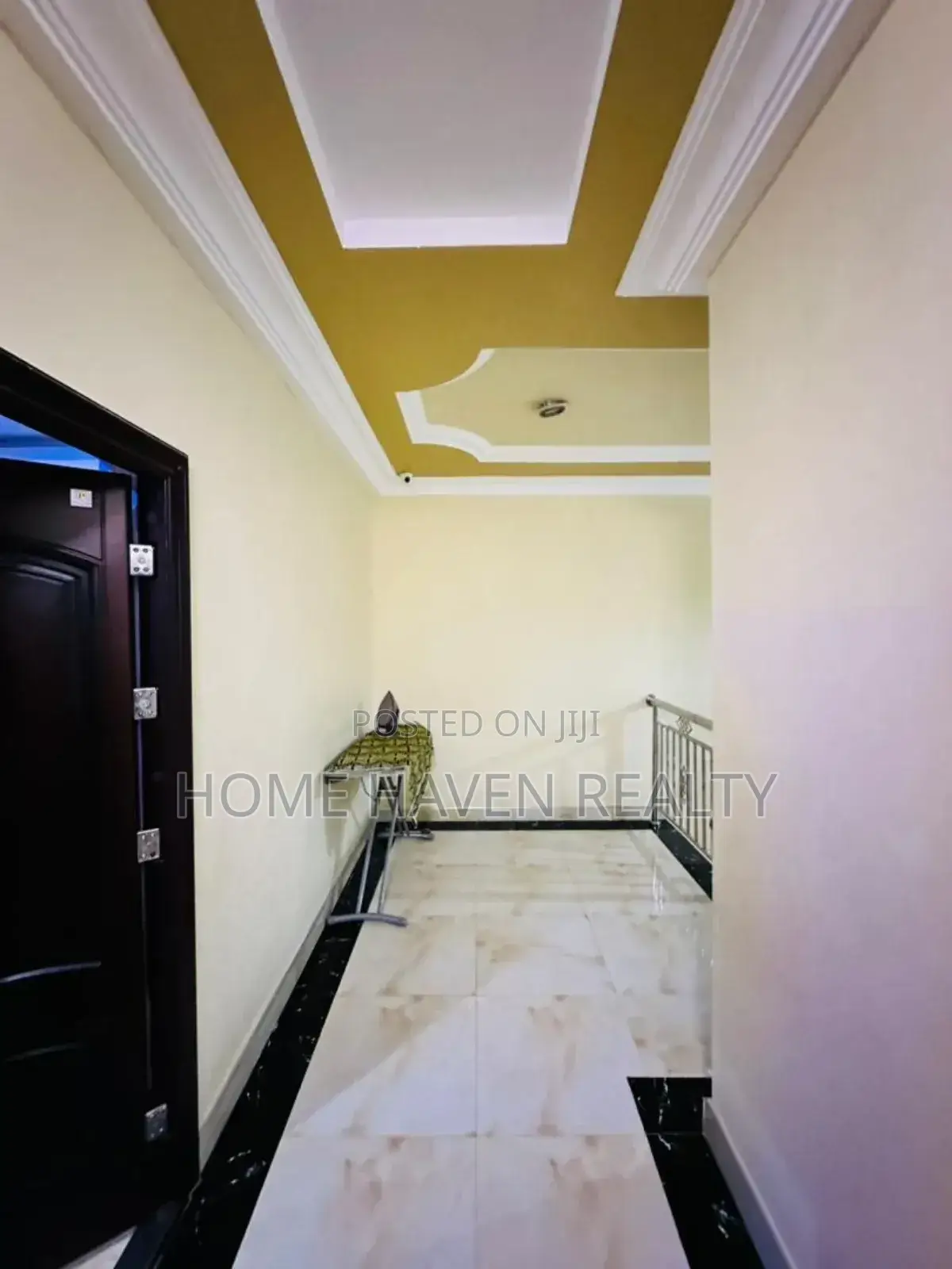 5bdrm House in Otinibi, Danfa for sale