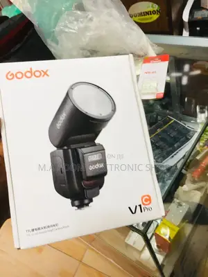 Godox V1 Pro: Perfect Light, Every Shot.