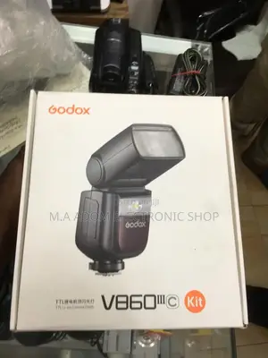 Godox V860III: Pro's Choice for Powerful,Reliable Lighting