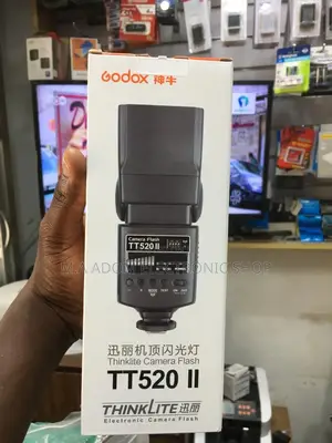 Godox TT520 II: Illuminate Your World, One Photo at a Time.