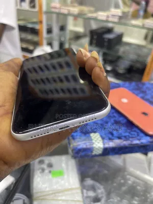 Apple iPhone XR 128 GB White