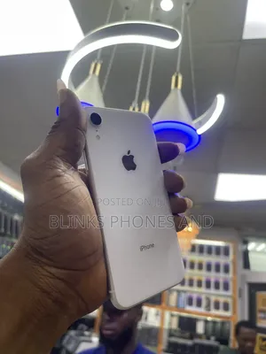 Apple iPhone XR 128 GB White