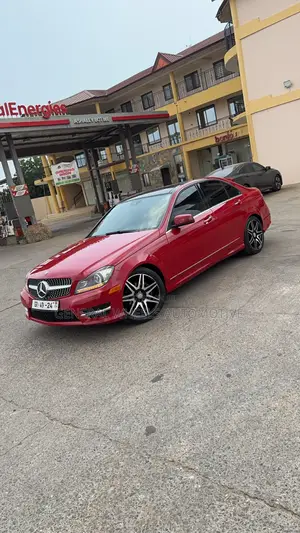 Mercedes-Benz C250 2014 Red