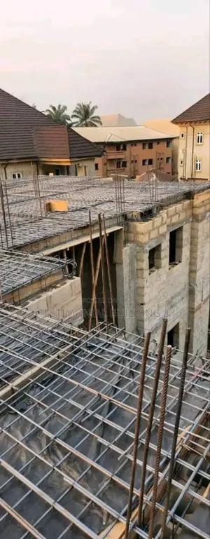 Construction Service With Experienced Team