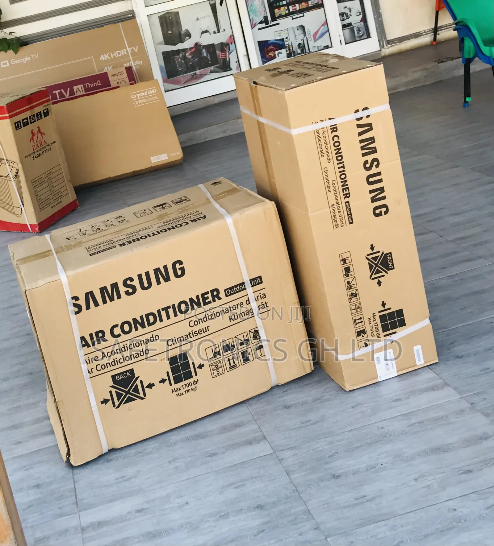 Shop Samsung Remote Control 1,5 HP Split R410A White AC