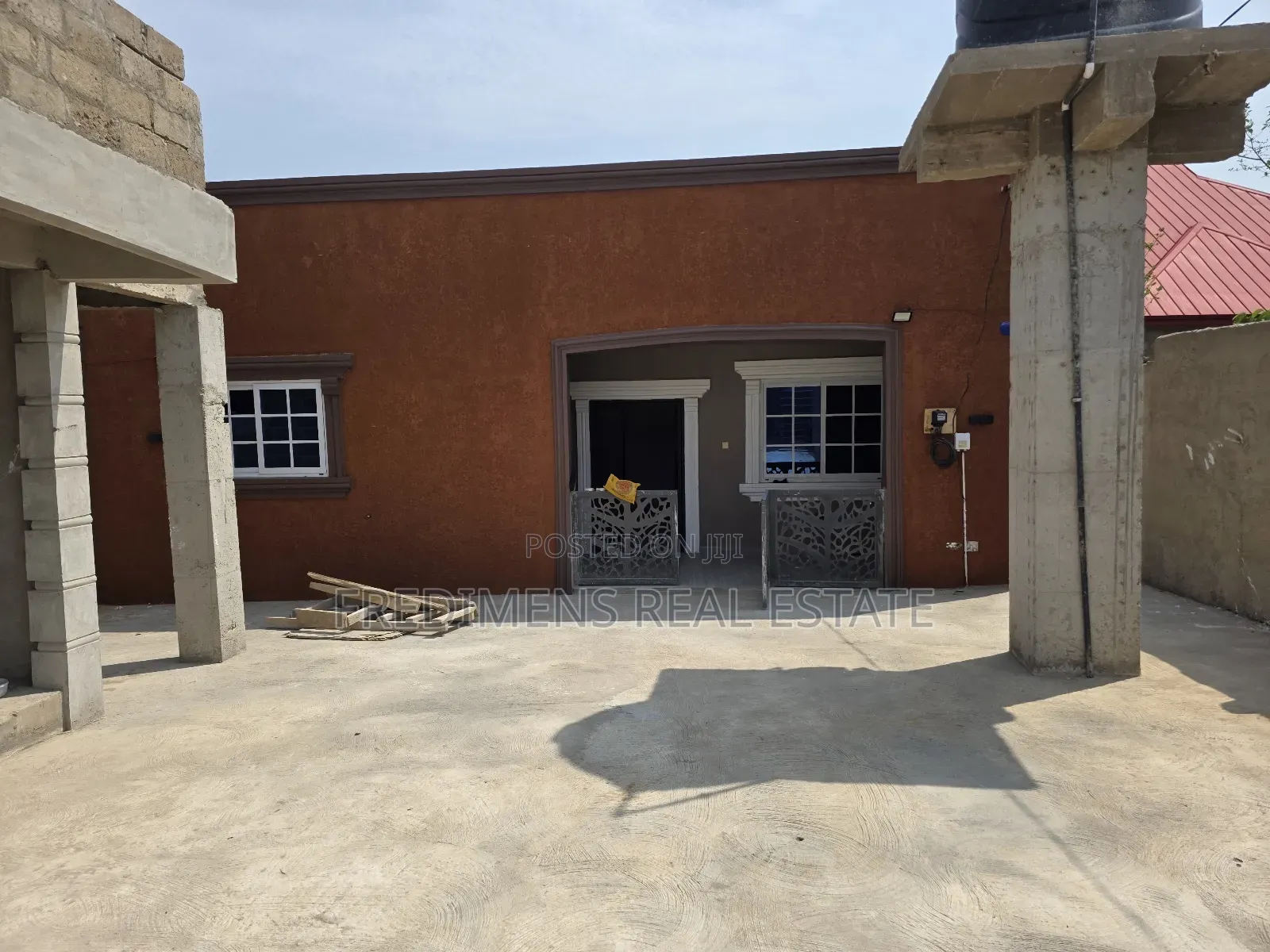 5bdrm Apartment in Fredimens Real, Kumasi Metropolitan for sale