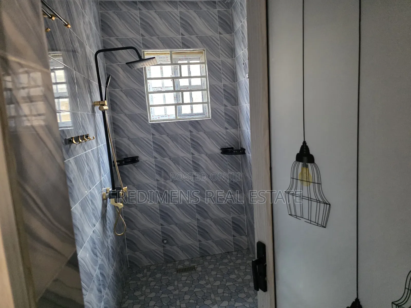 5bdrm Apartment in Fredimens Real, Kumasi Metropolitan for sale